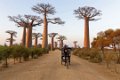0201 Allee des Baobab Zonsondergang
