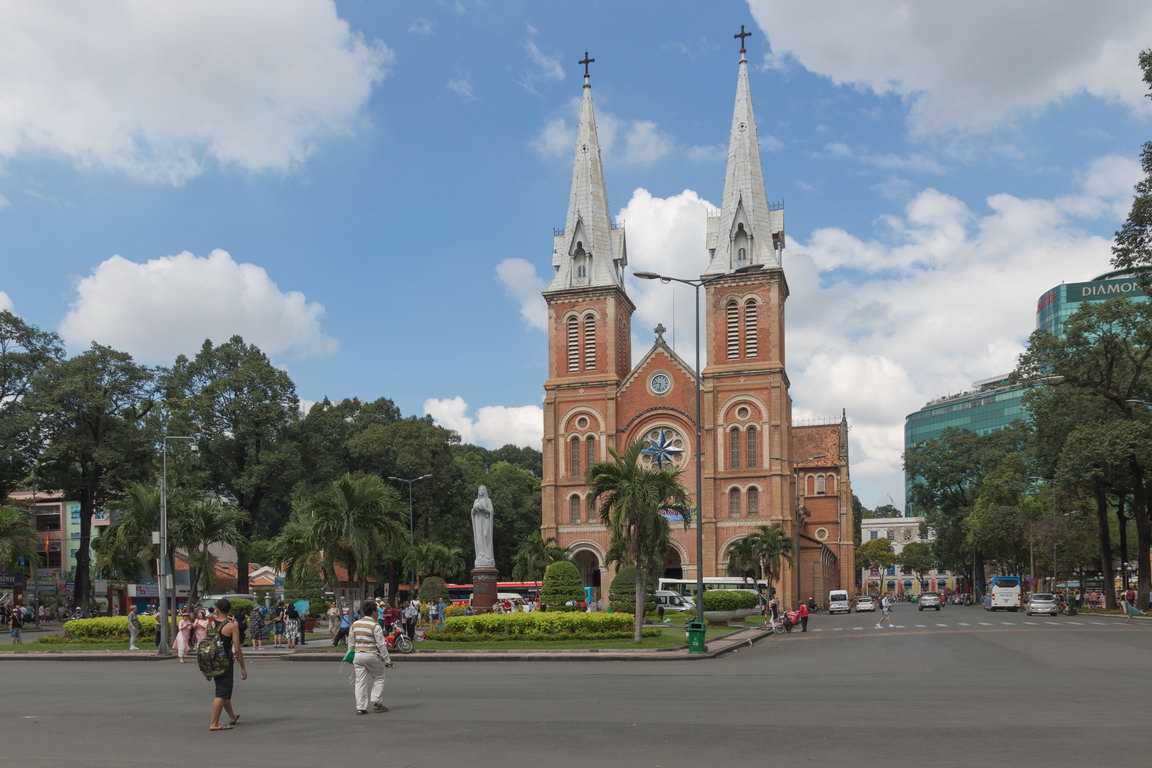 0557 Saigon Notre Dame.jpg