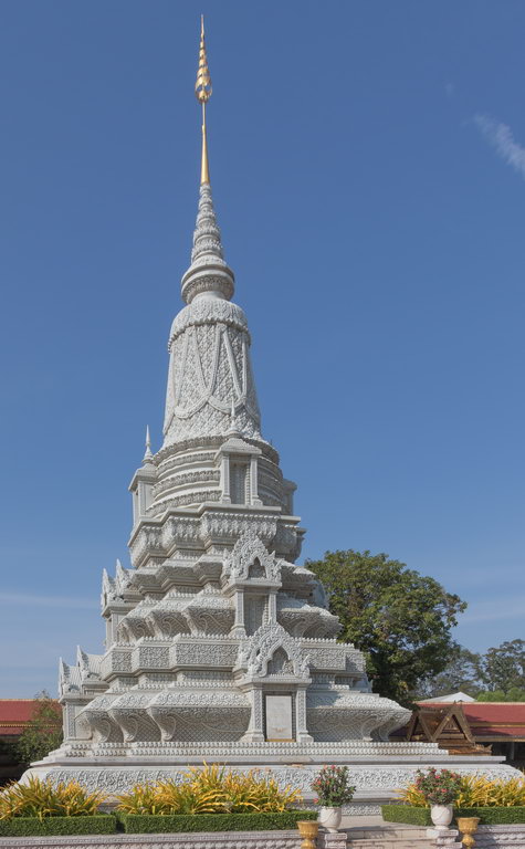 0640 Phnom Penh Koninklijk paleis_.jpg