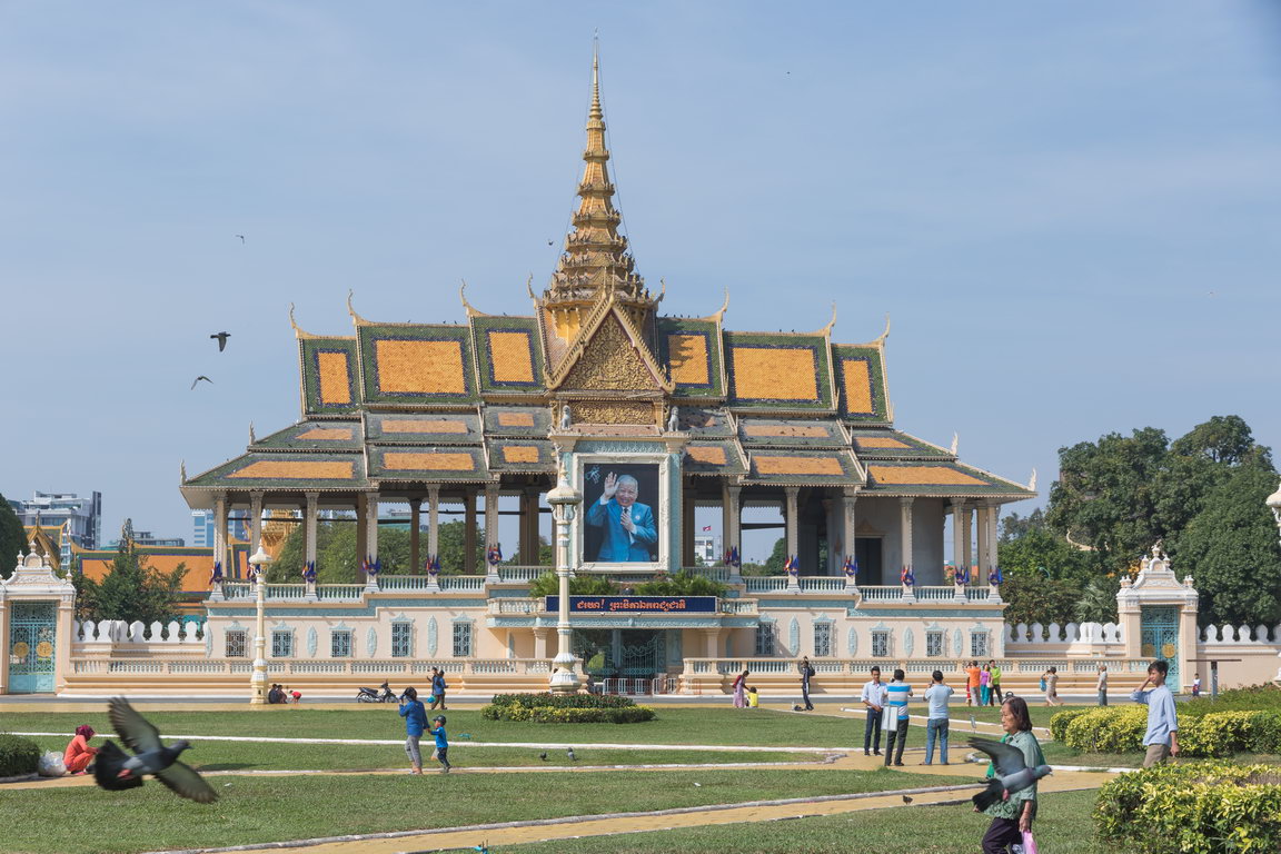 0649 Phnom Penh Koninklijk paleis_.jpg
