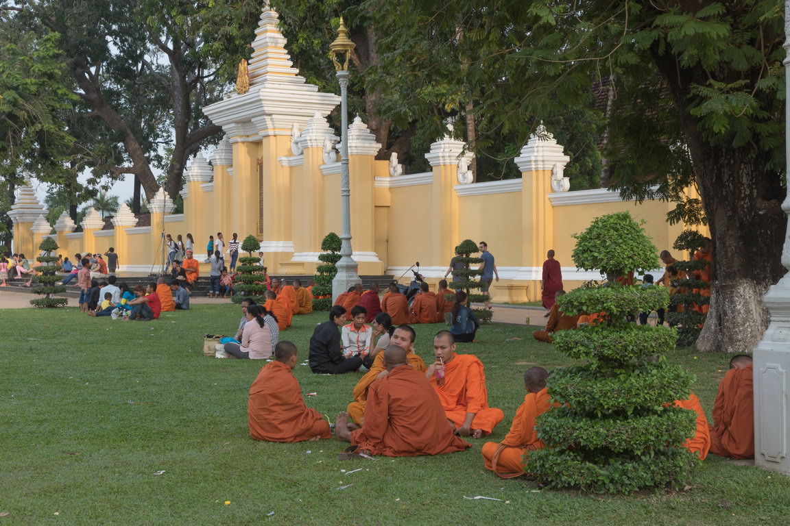 0700 Phnom Penh Straatbeeld.jpg