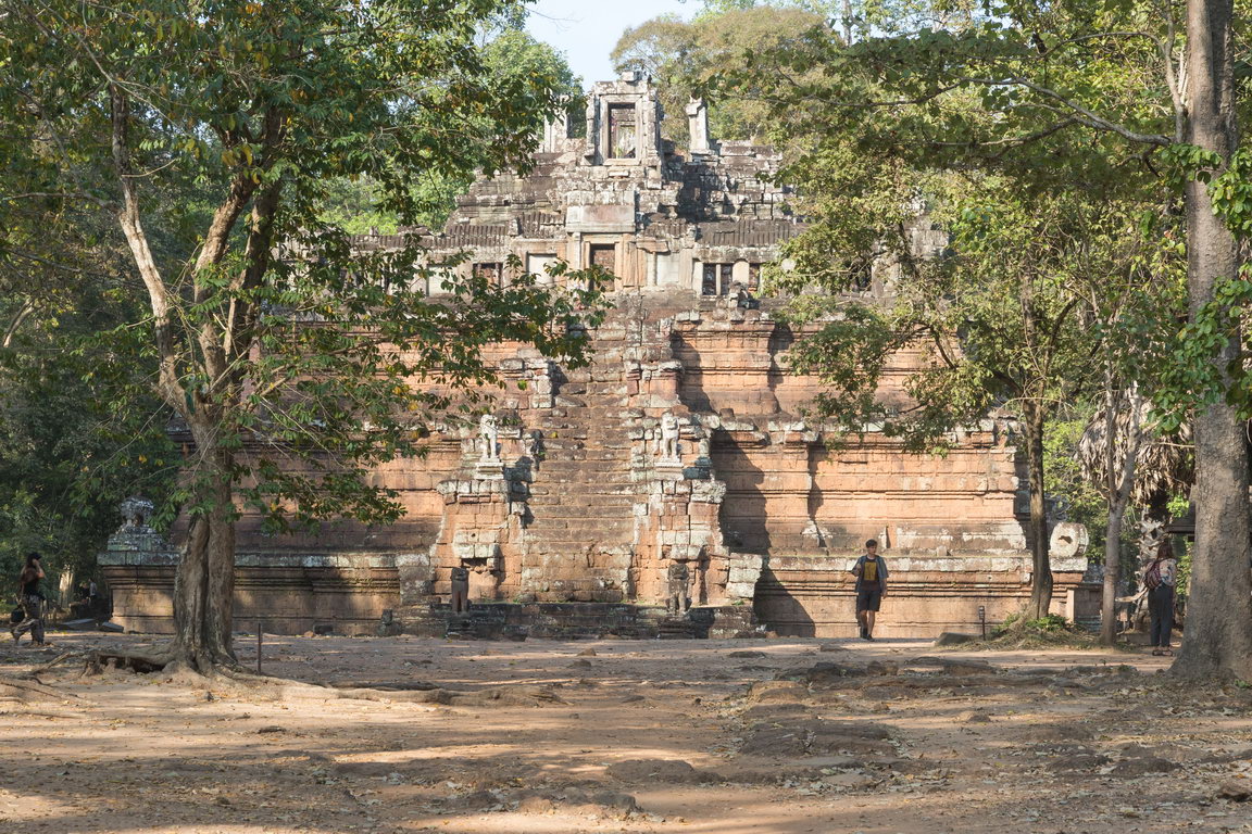 0862 Siem Reap Ankor Thom Koningspaleis.jpg