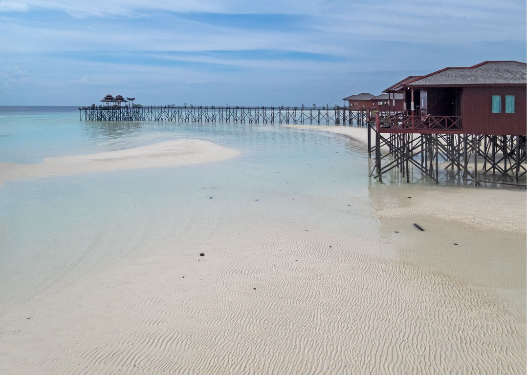 0200 Maratua Island Strand.jpg