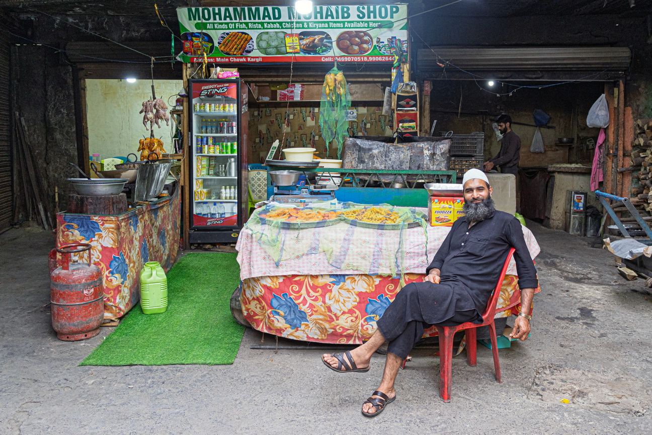 0695 Kargil Balti bazar.jpg