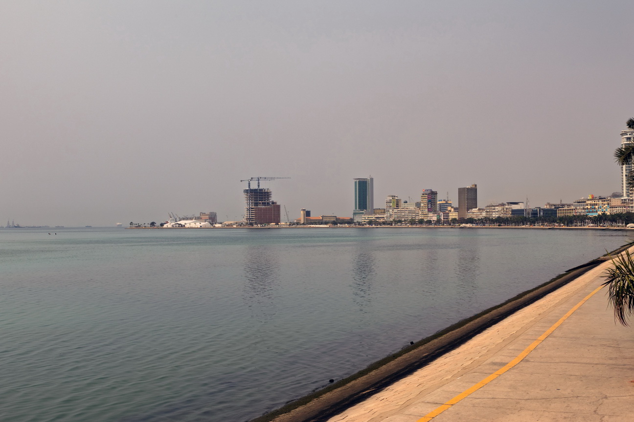 7579 Luanda Marginal.jpg