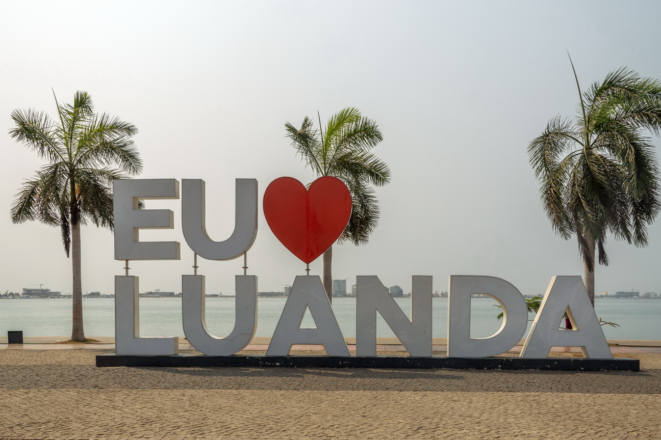7582 Luanda Marginal.jpg