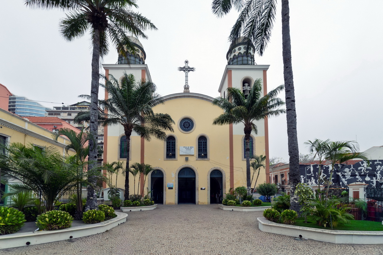 7590 Luanda Kerk Nossa Senhora Remedios.jpg