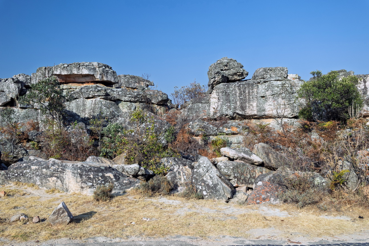 7680 Lubango Tundavalakloof.jpg