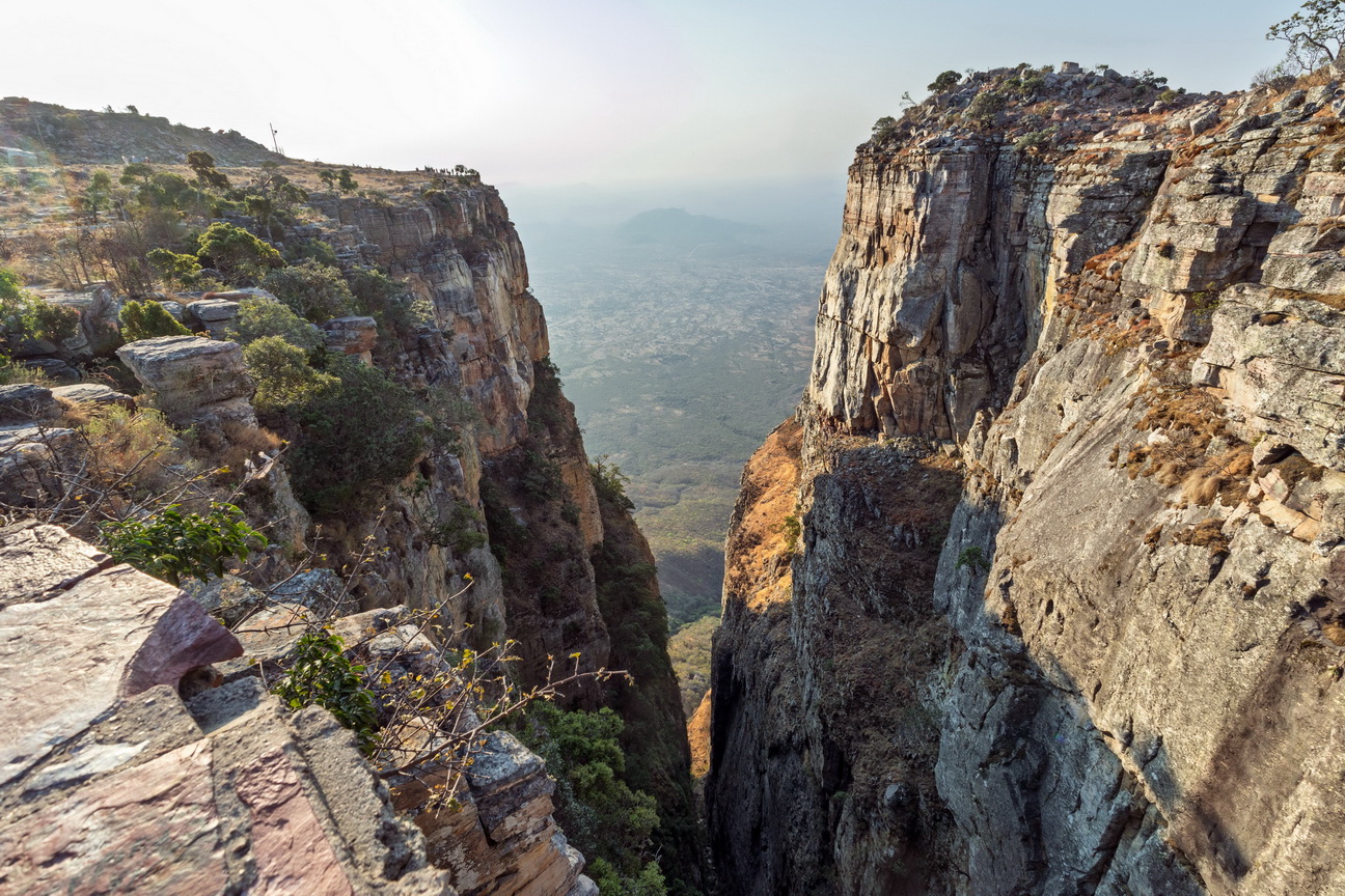 7696 Lubango Tundavalakloof.jpg