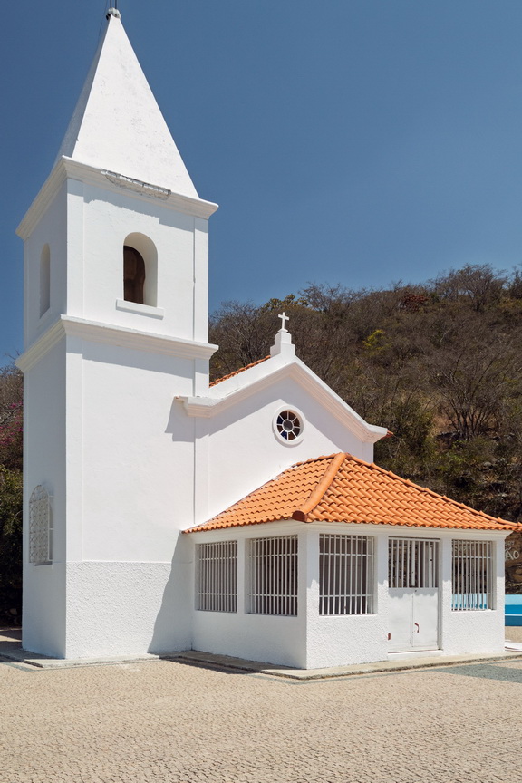 7724 Lubango Signora do monte kerk.jpg