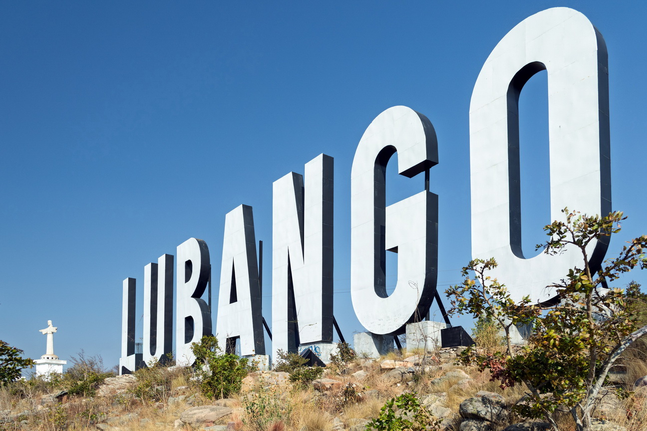 7730 Lubango Cristo Rei monument.jpg