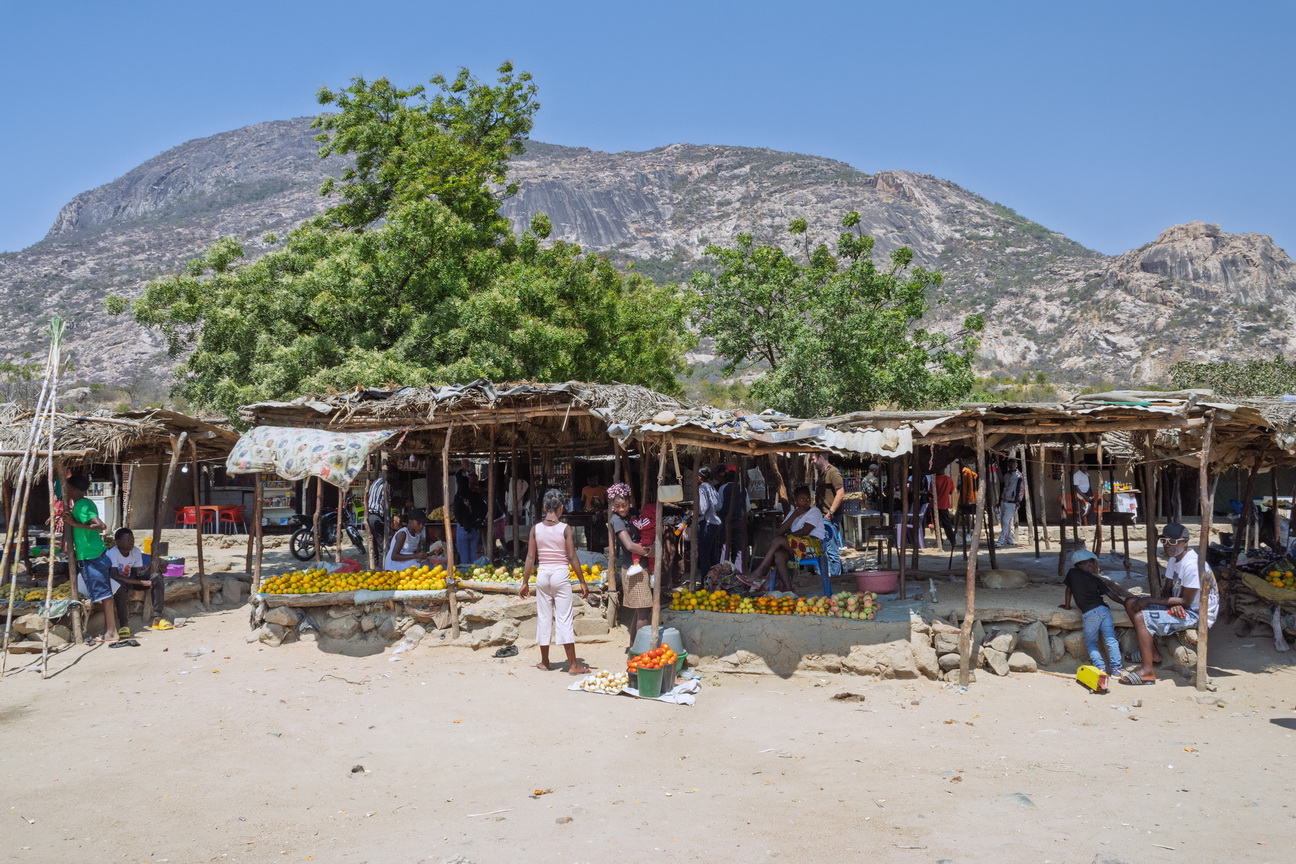 7761 Naar Namibe Markt.jpg