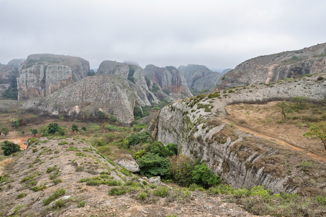 8297 Cacuso Pedras Negras.jpg