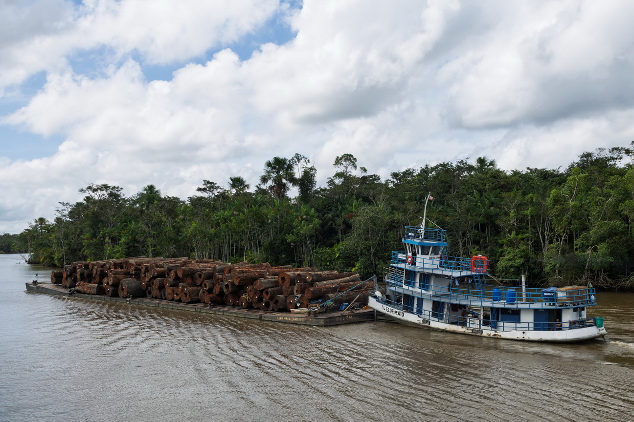 6017 Boot naar Belem Ferry over de Amazone.jpg