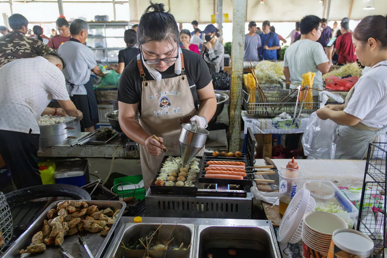 5608 Paramaribo Chinese markt.jpg