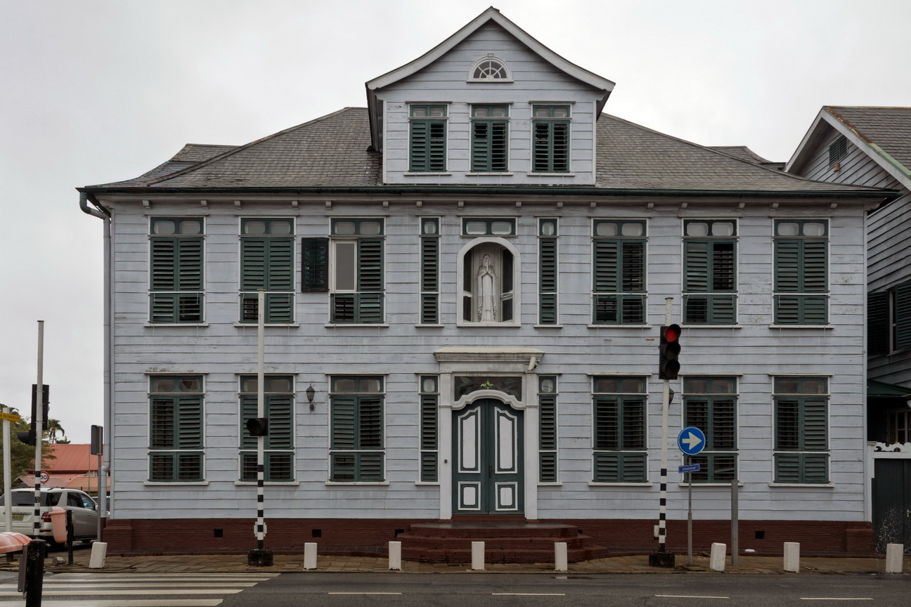 5642 Paramaribo Straatbeeld.jpg