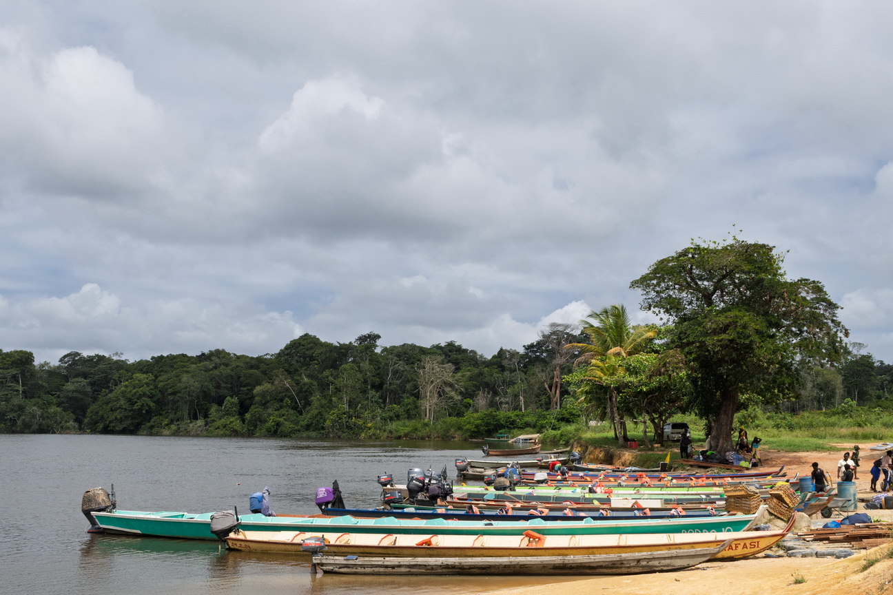 5720 Boven Suriname Adjoni.jpg